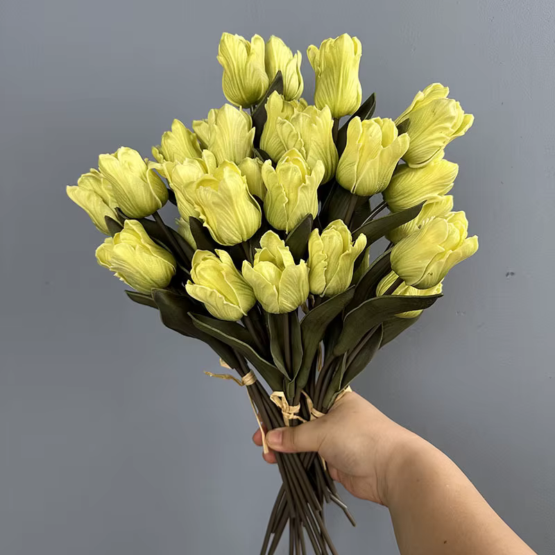 6 pièces de fleurs artificielles en PU