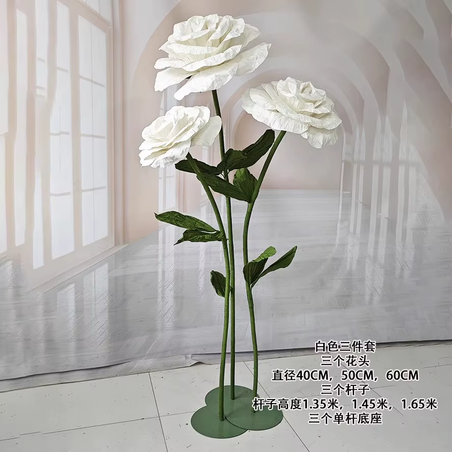 Supports de fleurs roses en papier
