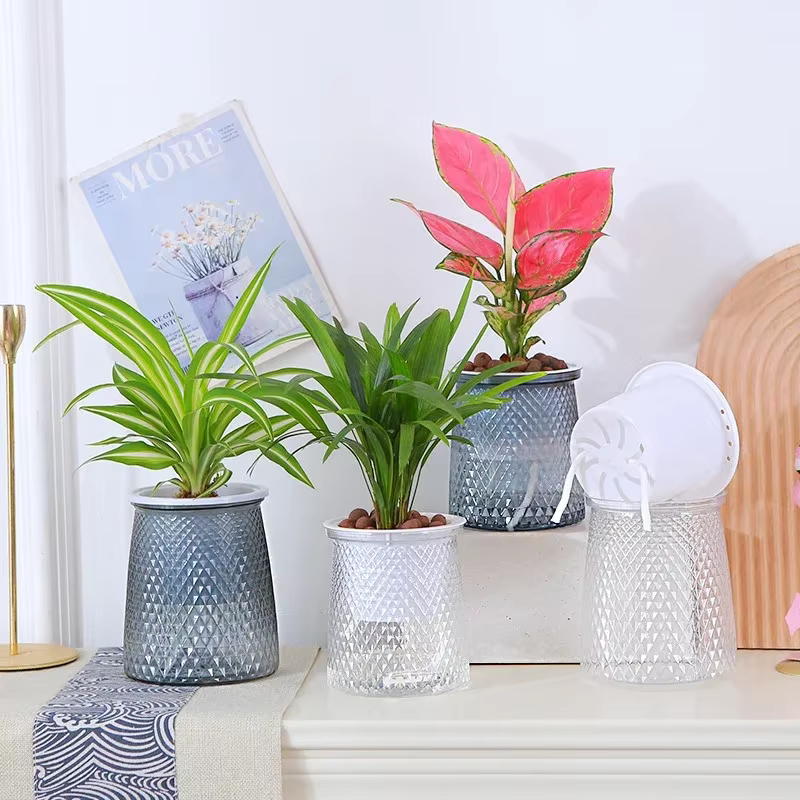 Pots de plantes auto-arrosants