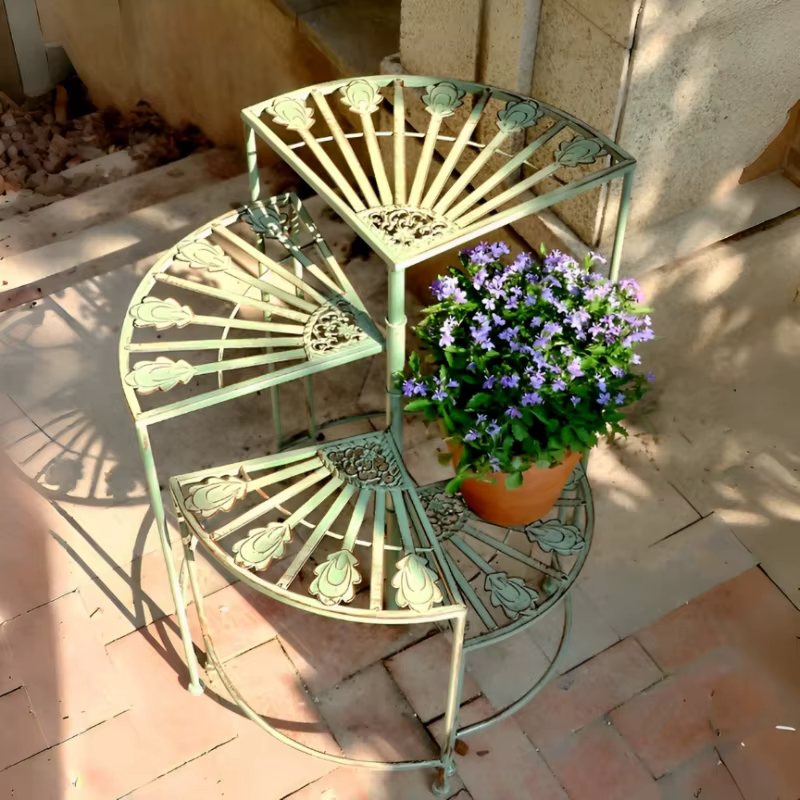 Support de fleurs rotatif en fer