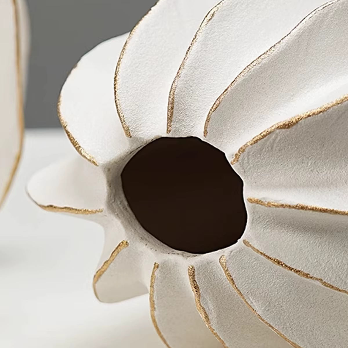 Vase en céramique en forme d'étoile et de fruits