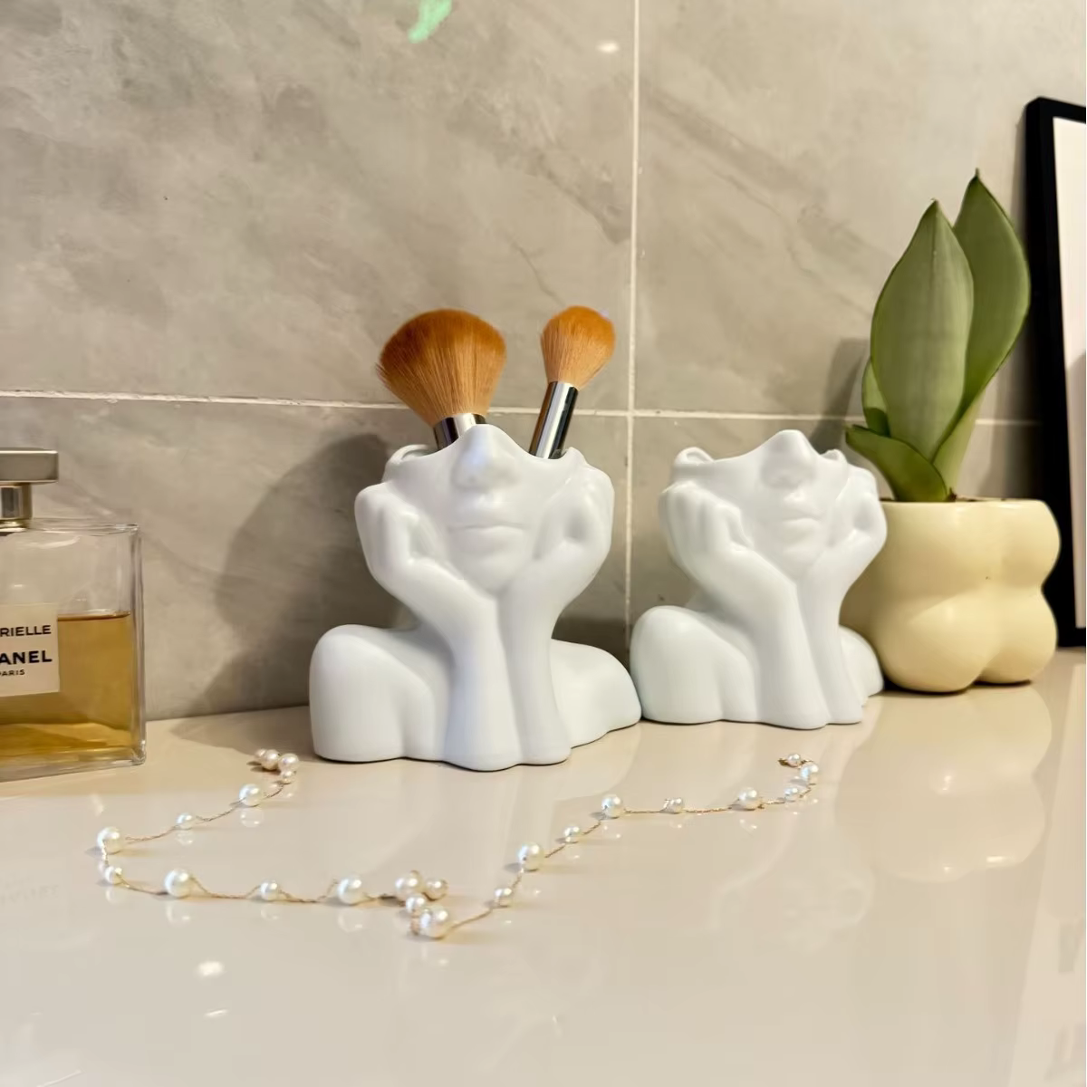 Support pour pinceaux de maquillage, décoration de bureau en forme de visage humain, vase, compatible avec le maquillage, les crayons à sourcils, organisateur de maison, en plastique