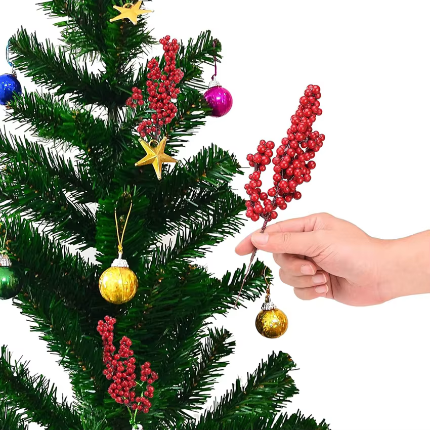 Plantes artificielles houx petit fruits rouges nouvel an arbre de noël décor de chambre à coucher couronne de mariage fleur bricolage cadeaux de prise de vue Photo