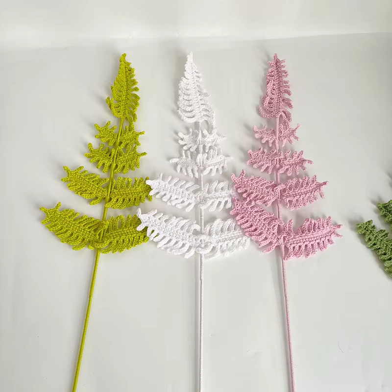 Bouquet de Fleurs avec Feuilles de Fougère et Enge Fini