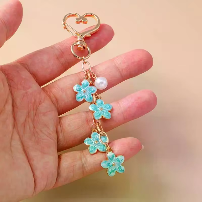 Porte-clés Fleur en Émail et Perle Mignonne - Pendentif Plante pour Sac à Main Femme Fille, Décoration DIY, Bijoux Faits Main, Cadeaux