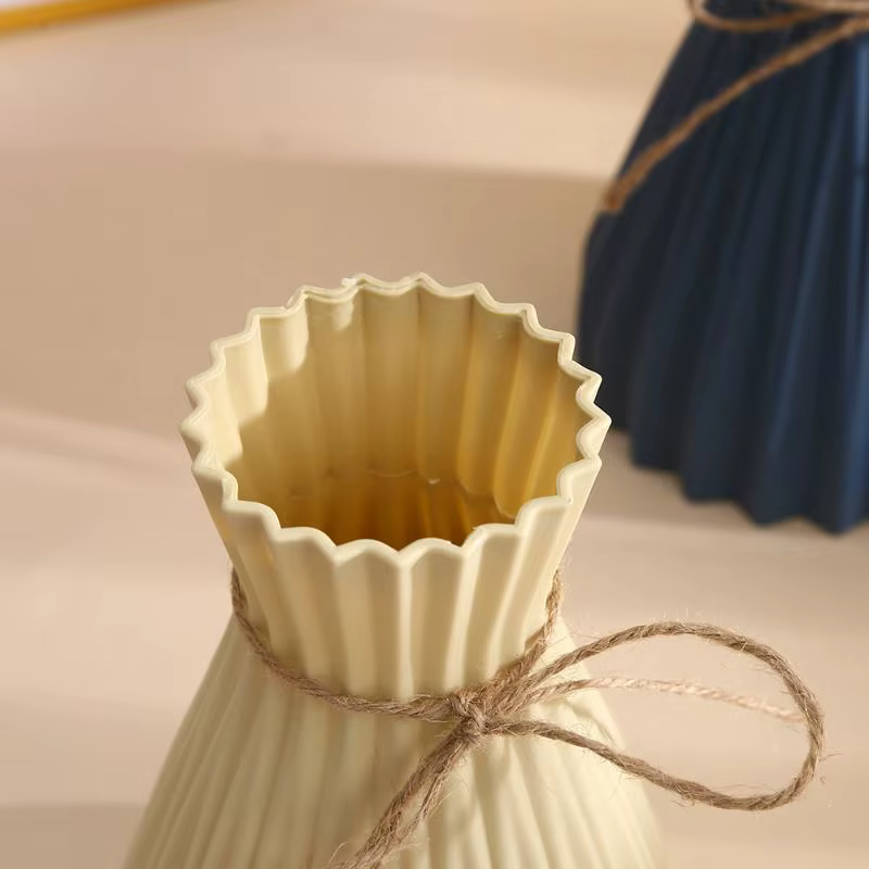 Vase à fleurs plissé en origami