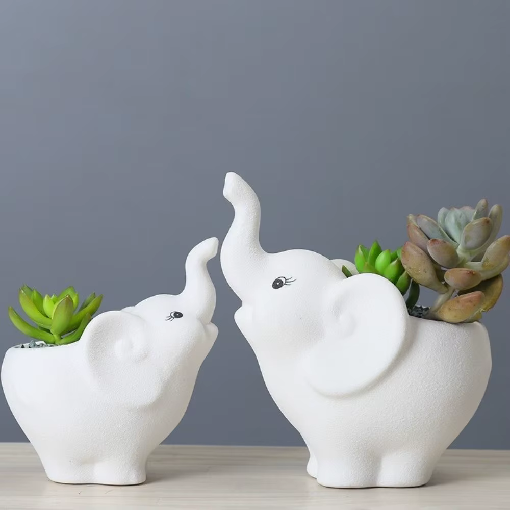 Pot de fleurs en forme d'éléphant