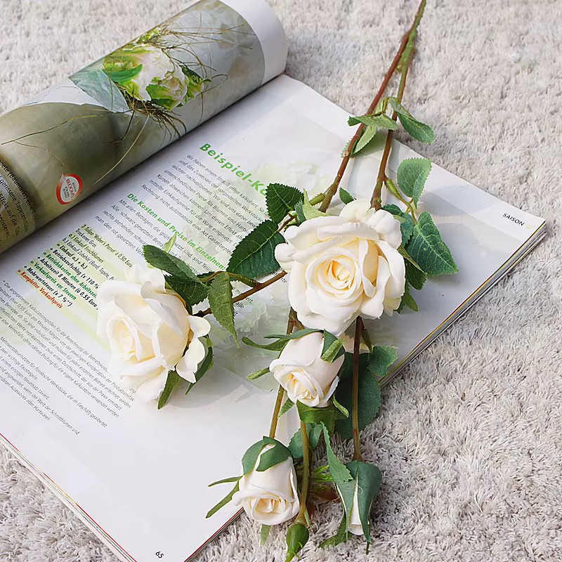 Belle rose artificielle en soie