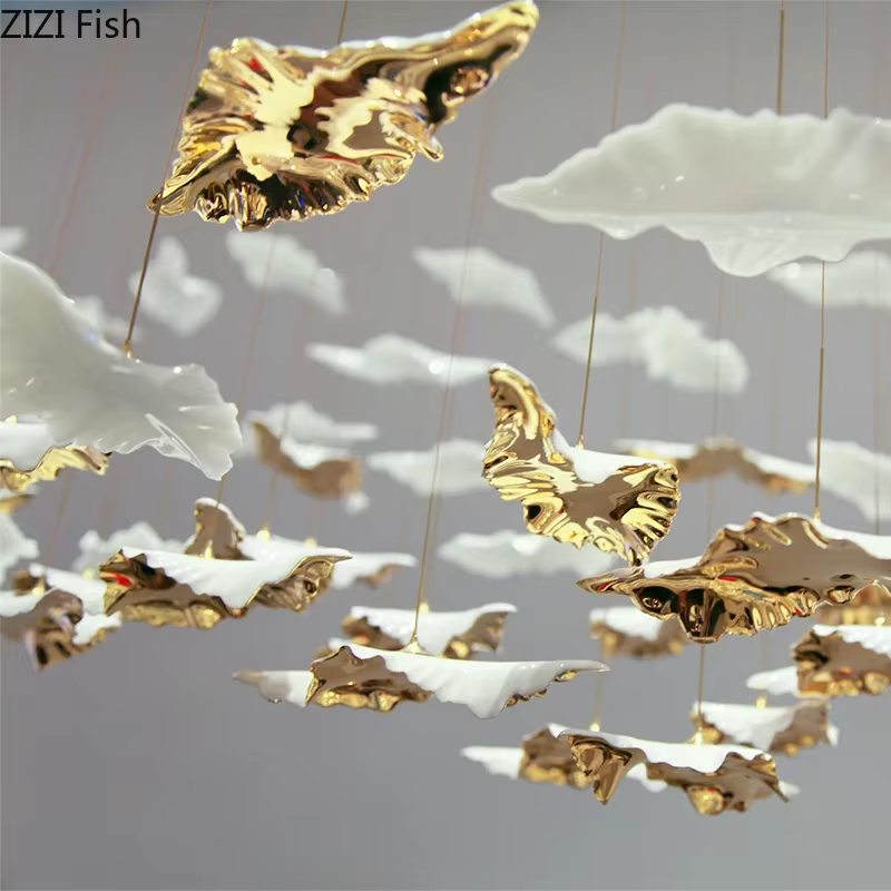 Ornements de plafond en feuilles flottantes