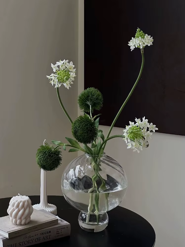Bouquet de fleurs artificielles vert et blanc