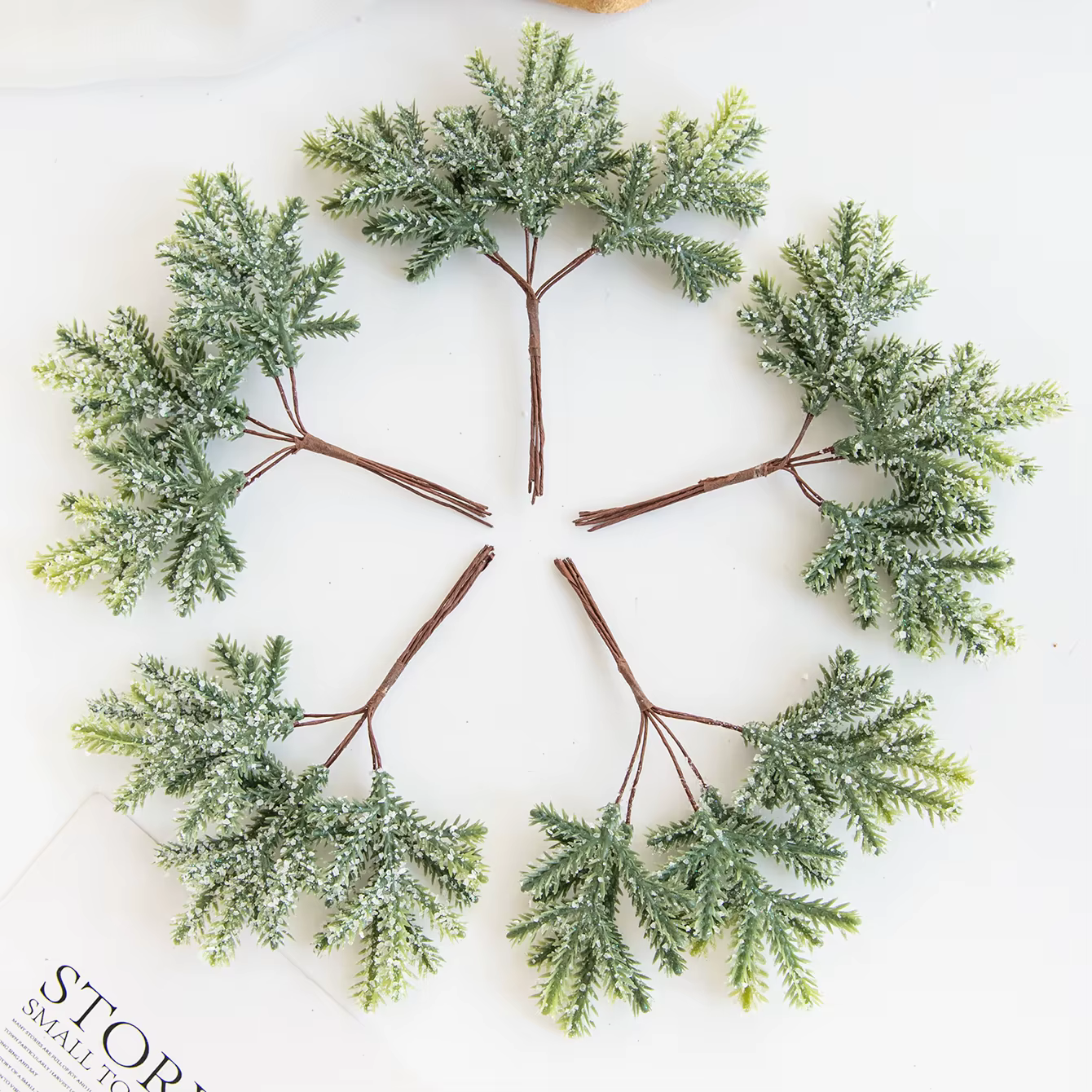 Plante Artificielle avec Feuilles Vertes pour la Décoration de la Maison