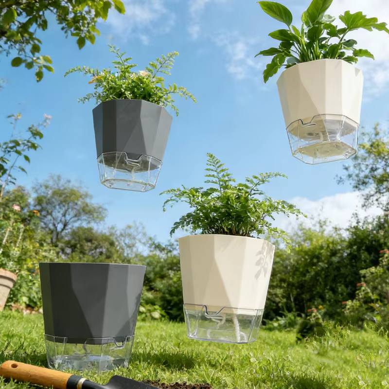 Pots de plantes auto-arrosants