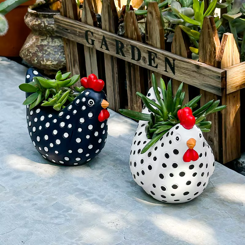 Pot de fleurs amusant en forme de poulet tacheté