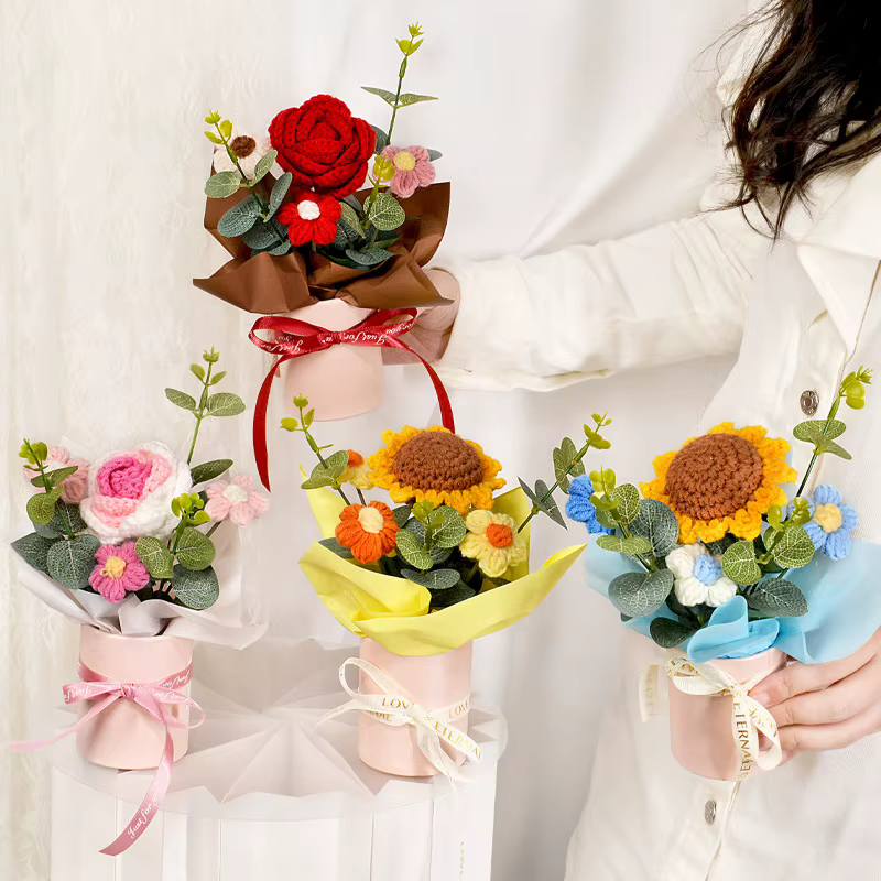 Bouquets de fleurs artificielles en crochet finis