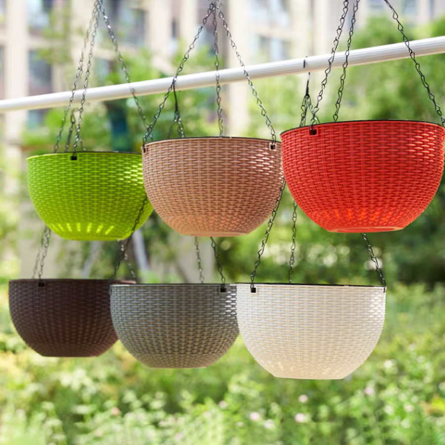Pot de fleurs suspendu en plastique