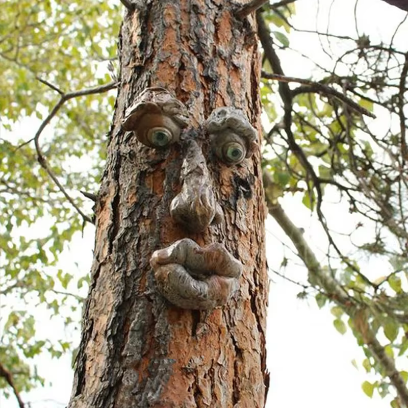 Vieil homme arbre Hugger jardin Peeker cour Art extérieur
