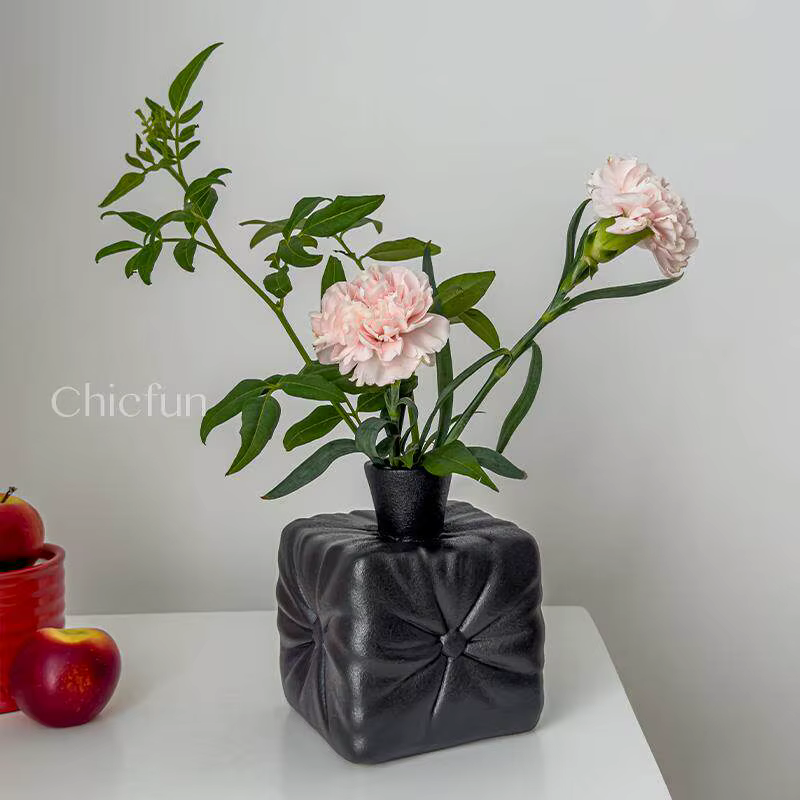 Vase en céramique décoratif pour salon