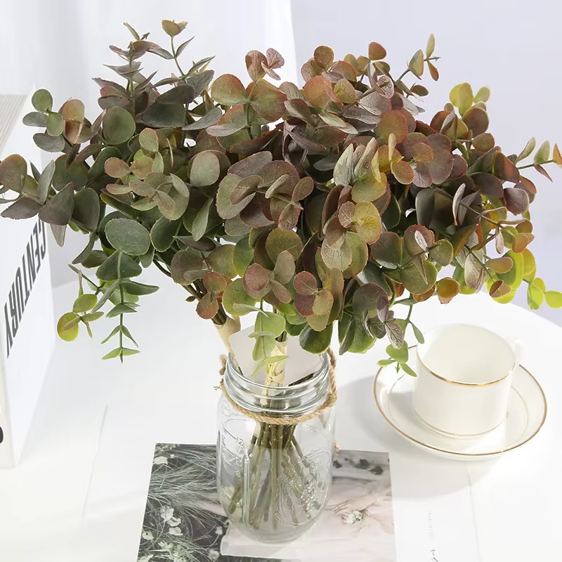 Bouquet de feuilles d'eucalyptus artificielles fait à la main