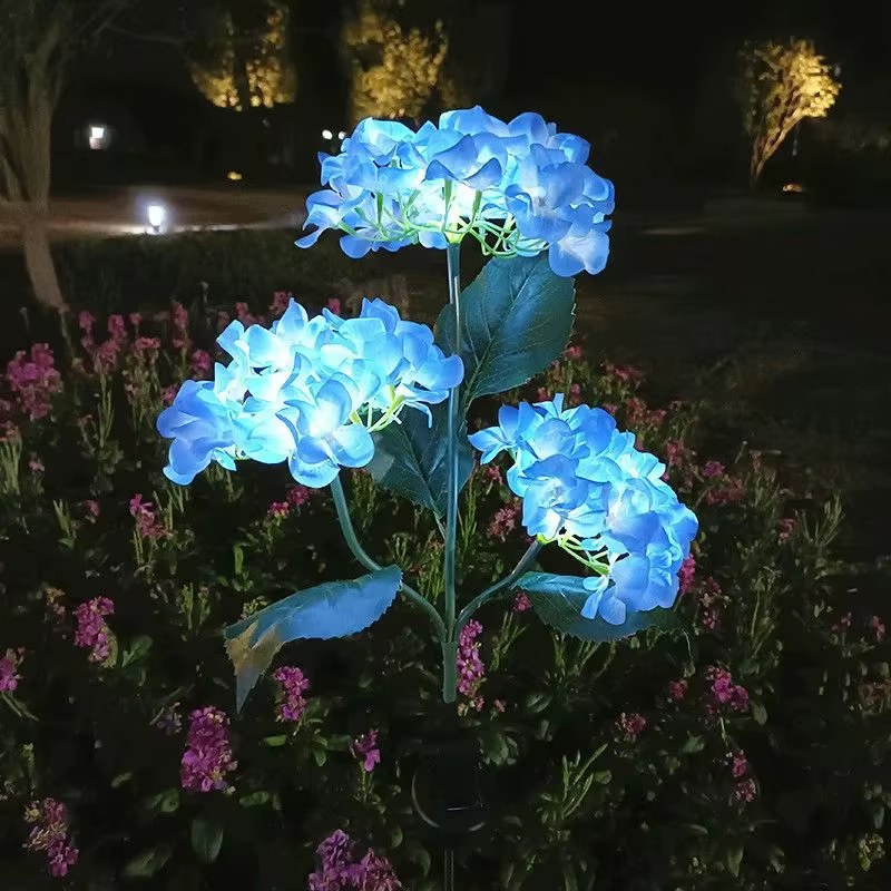 Lampe solaire à 3 têtes en forme d'hortensia pour pelouse