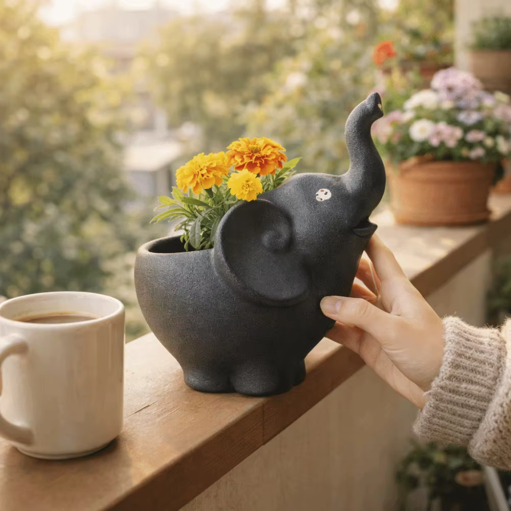 Pot de fleurs en forme d'éléphant
