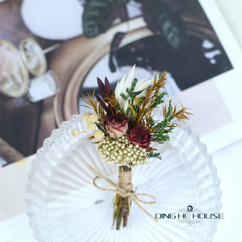 Mini fleur éternelle de forêt