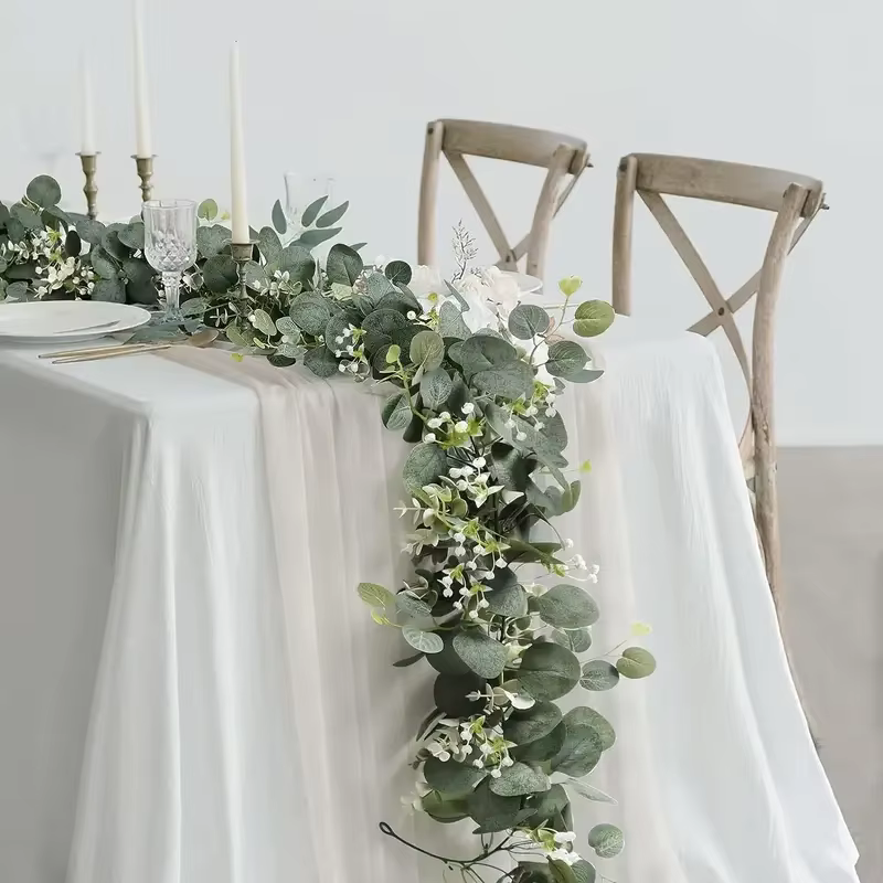 Guirlande suspendue d'eucalyptus artificiel
