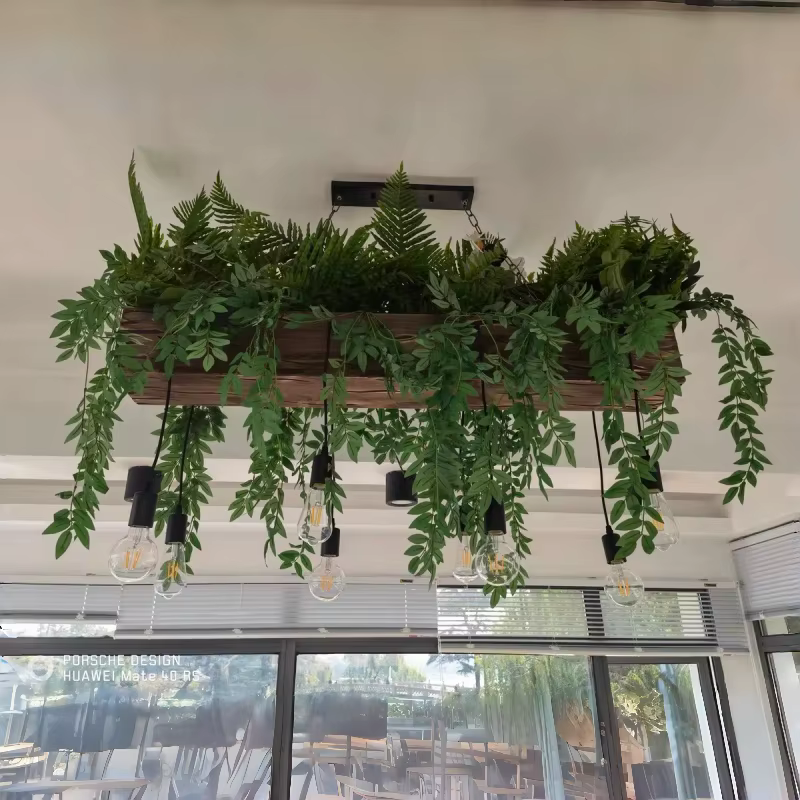 Luminaire suspendu en forme de plante verte