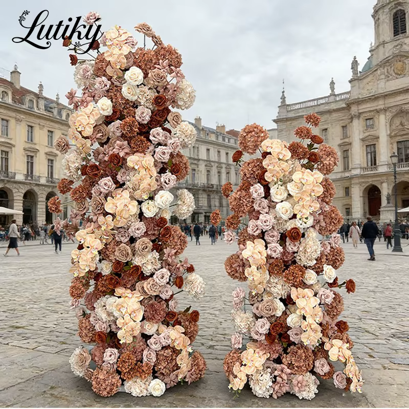 Décoration florale d'automne marron pour arche en panneau KT