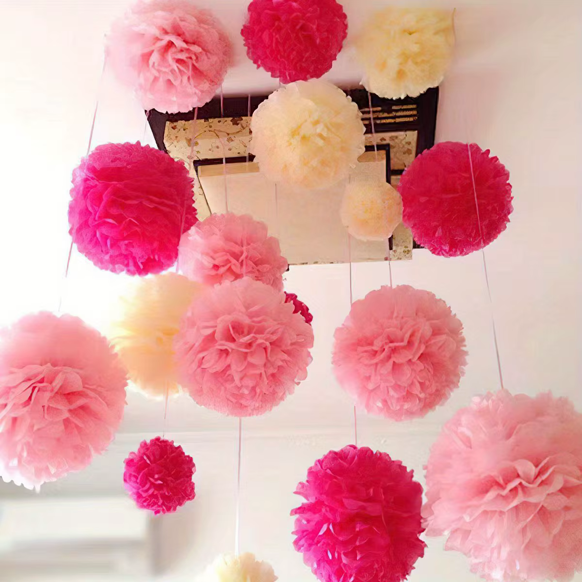 Boules de fleurs en papier festives
