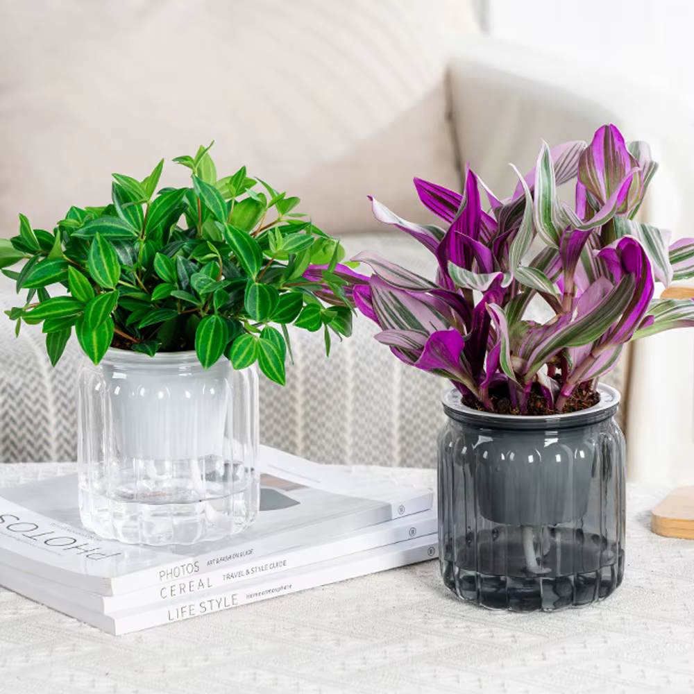 Pots de fleurs en plastique pour table