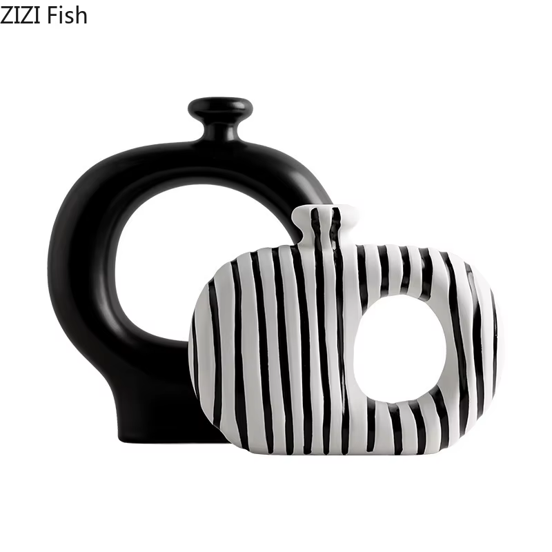 Vase en céramique à rayures zébrées