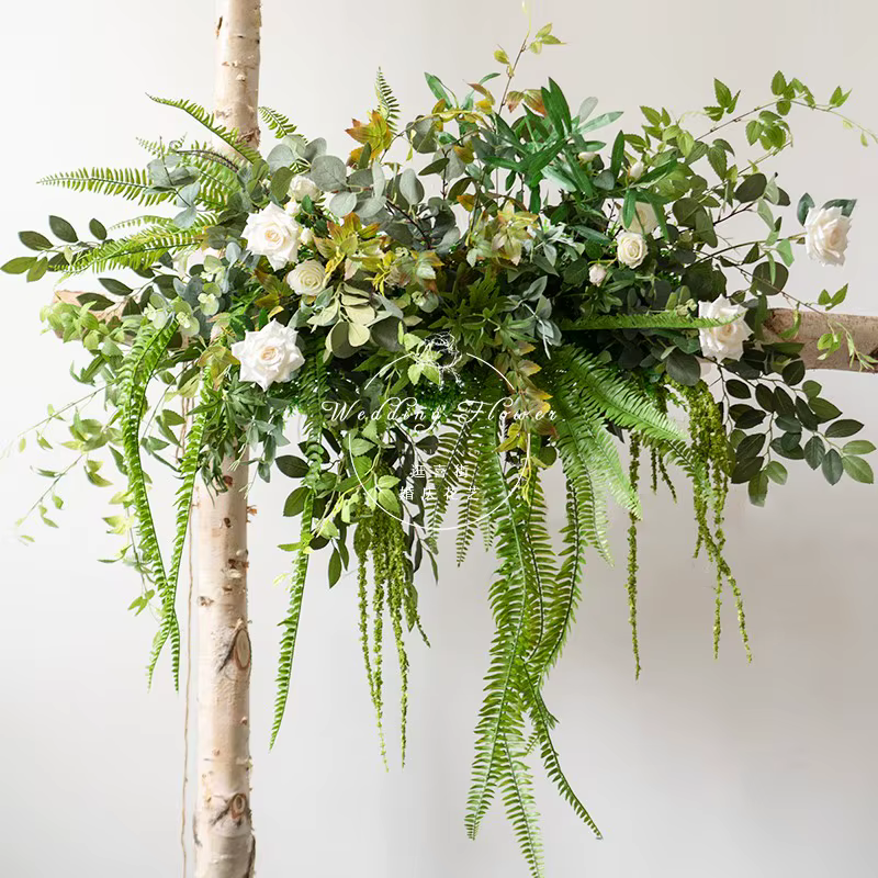 Plantes vertes personnalisées pour décoration d'arche de mariage