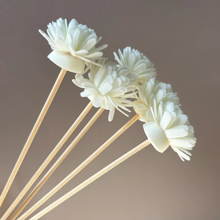 10 bâtonnets diffuseurs d'arômes et fleurs en mousse blanches