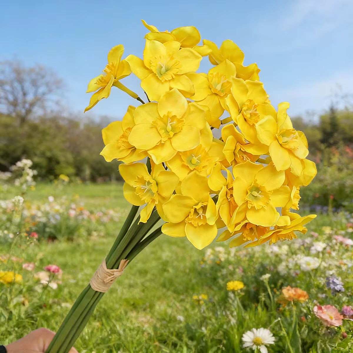 6/12 tiges de fleurs artificielles jaunes en forme de narcisse