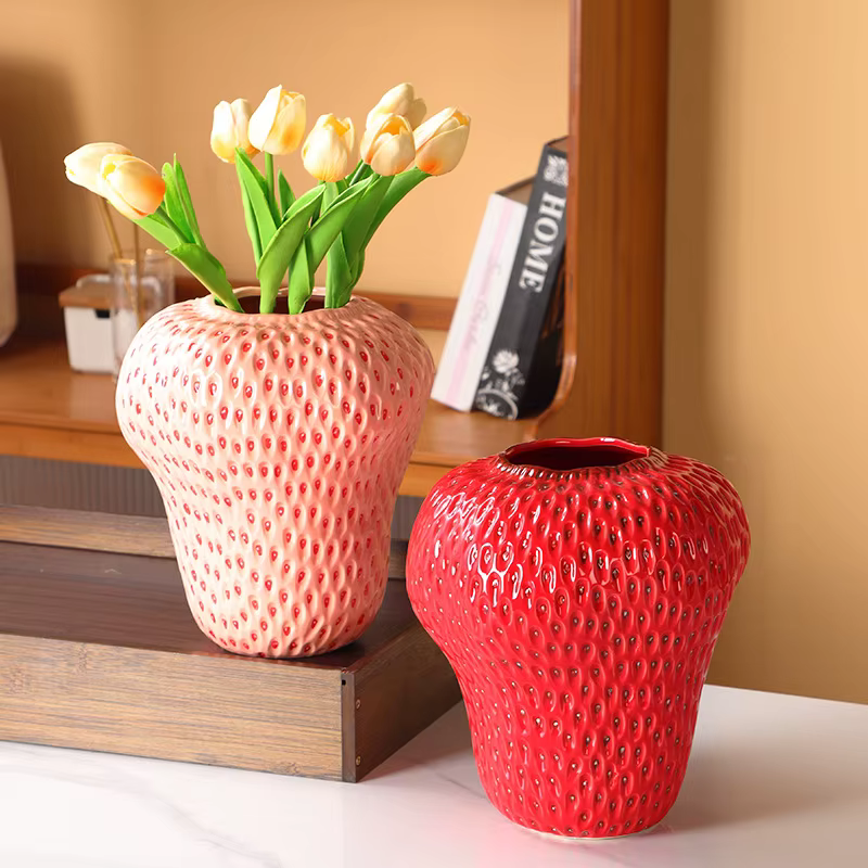 Vase à fraises en céramique
