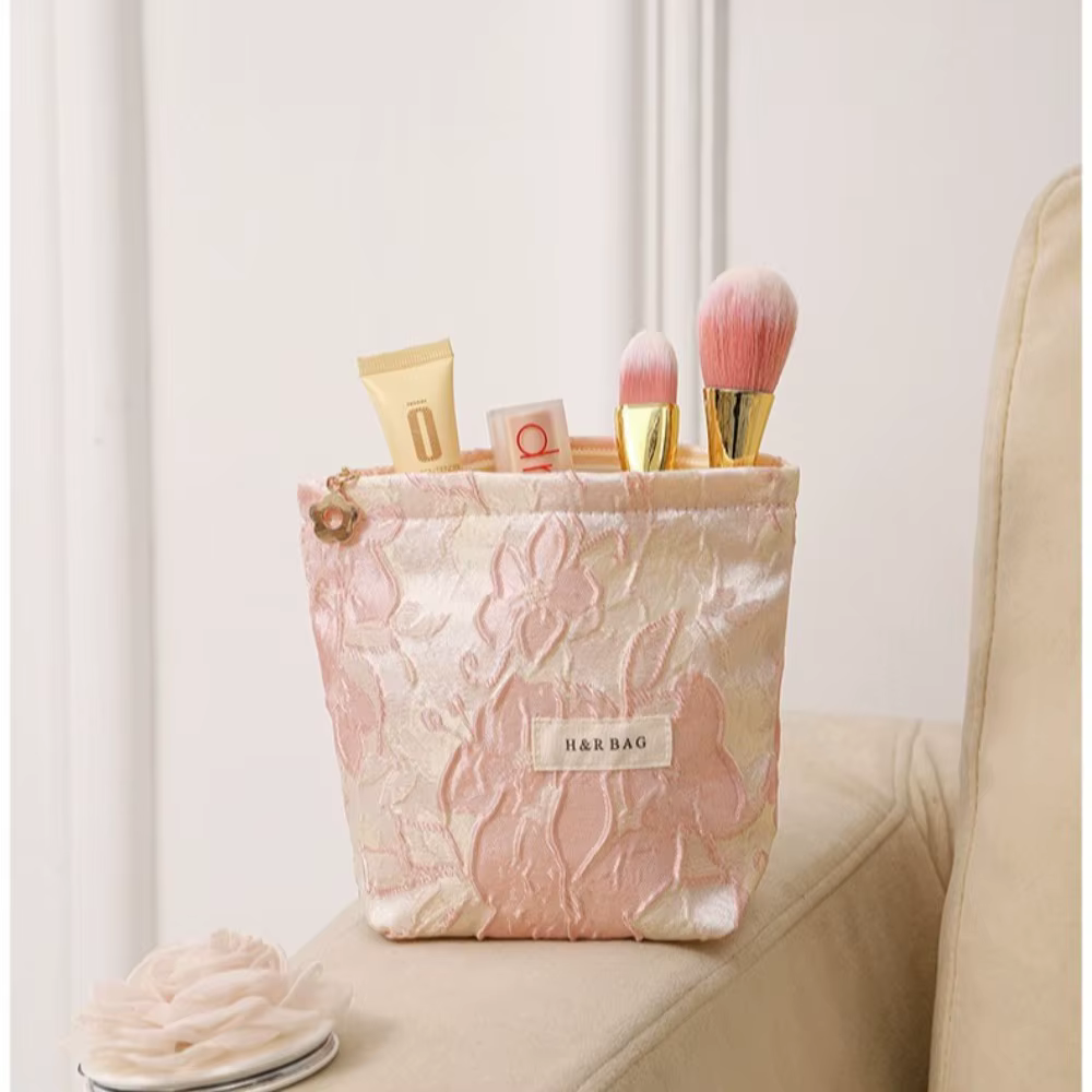 Nouveau sac cosmétique coréen de broderie florale