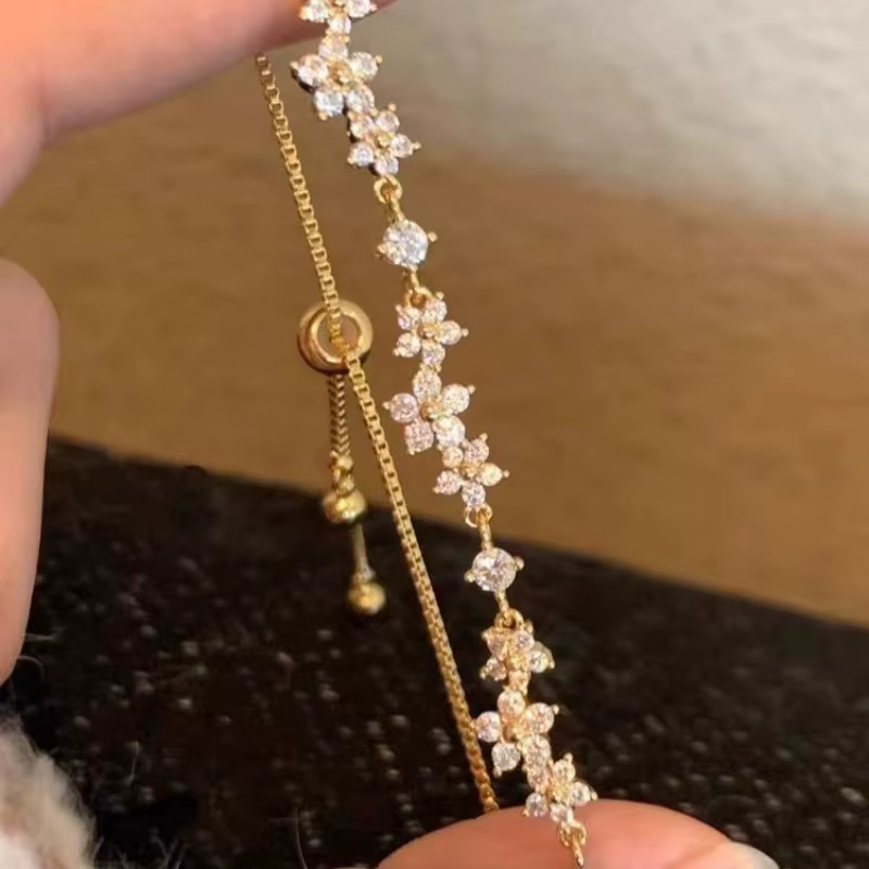 Bracelets de luxe en Zircon pour femmes, brillants et élégants, à fleurs, en métal et cristal, réglables, bijoux cadeaux de mariage