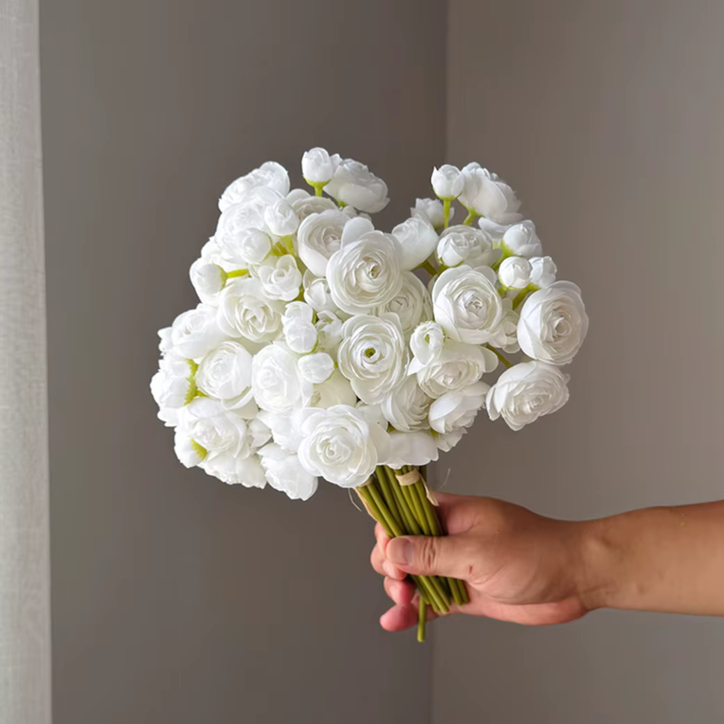 Bouquet de 6 tiges de faux renoncules