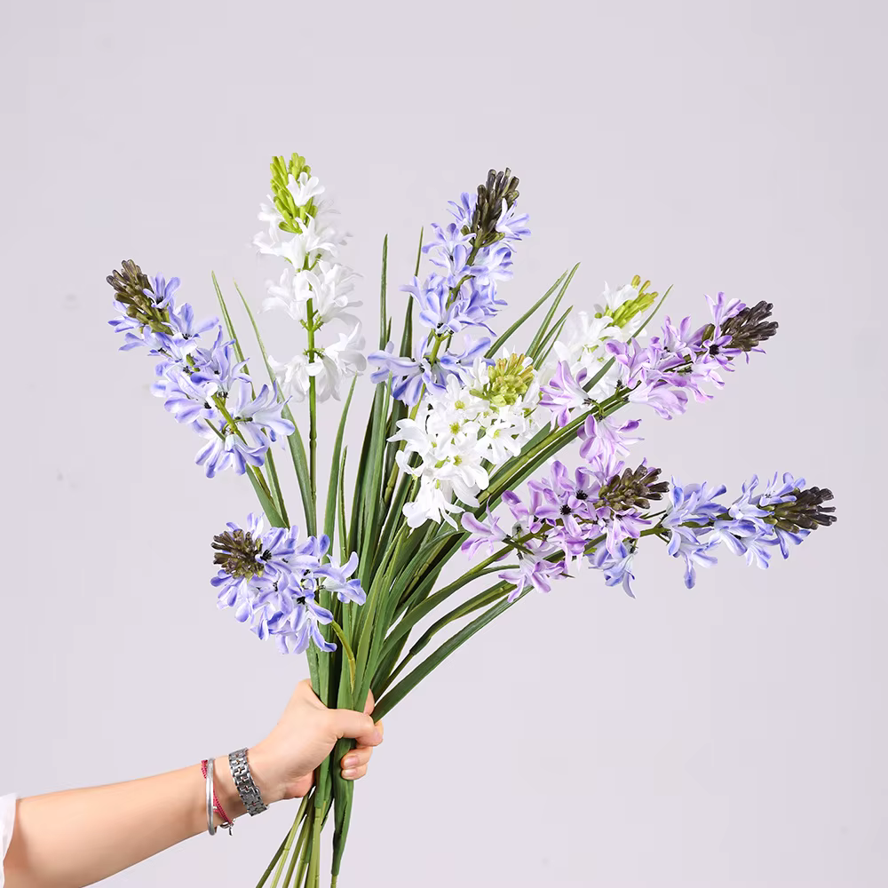 Fleurs artificielles en jacinthe