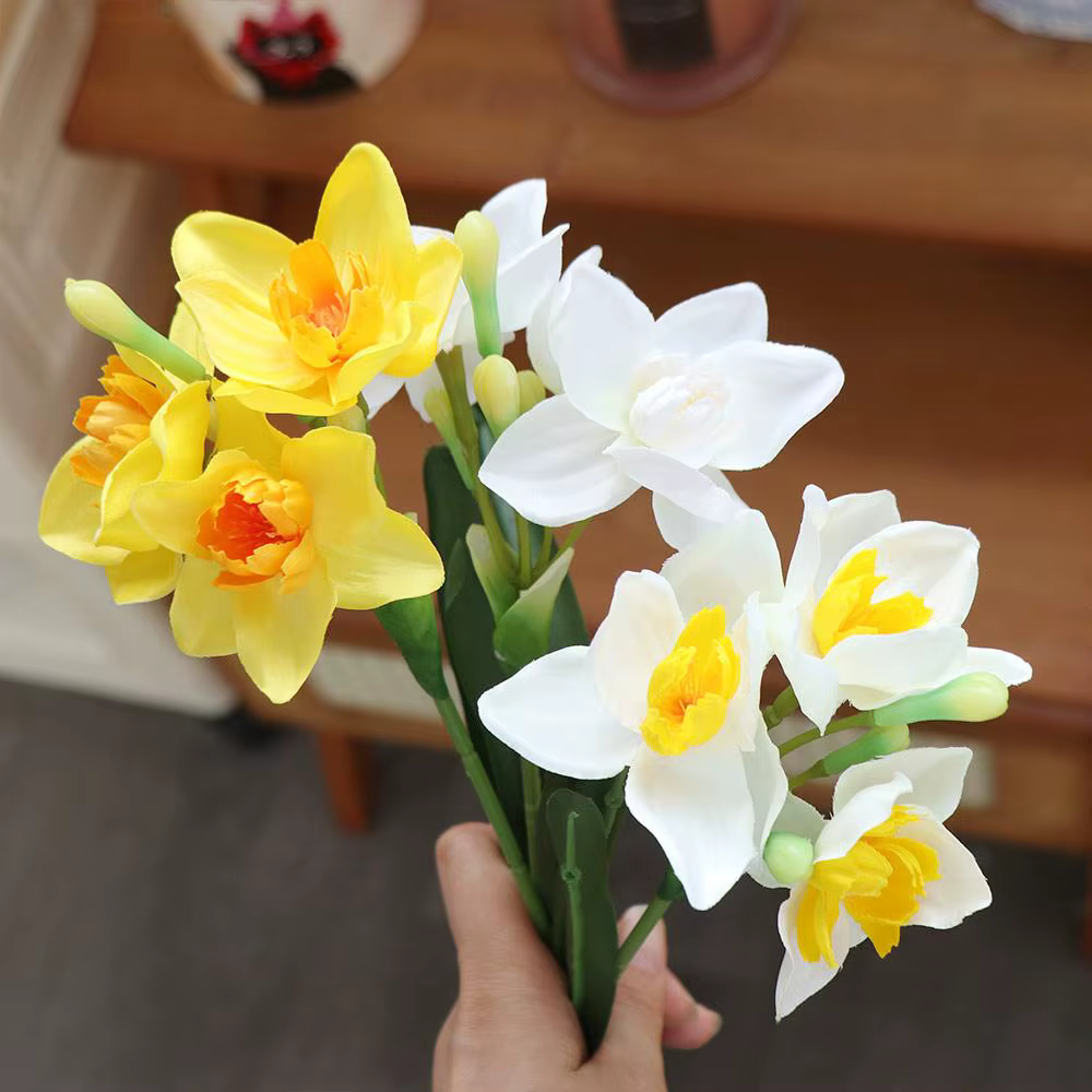 Fleurs de narcisse artificielles au toucher réel