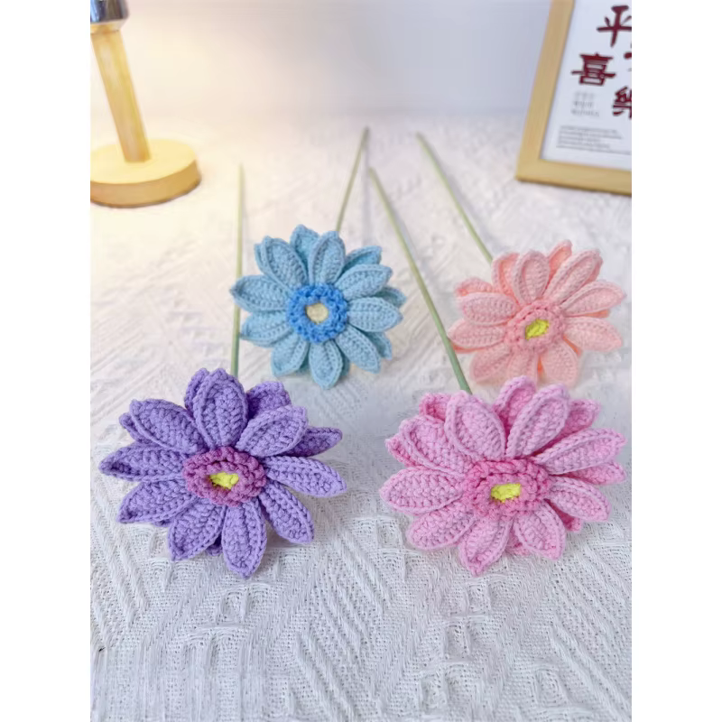 Fleur de gerbera en fil tricoté fait main