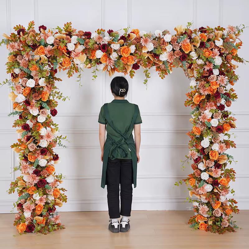Automne Orange Rose Dahlia feuilles d'érable Arrangement de rangées florales toile de fond de mariage cadre en arc décor fête événement scène support de fleurs