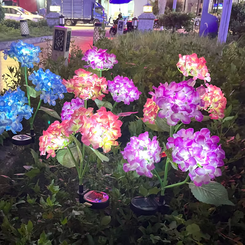 Lampe solaire de jardin à 3 têtes d'hortensias