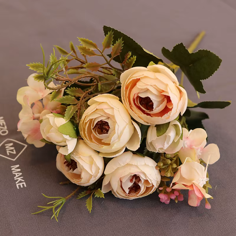 Roses de thé artificielles en soie