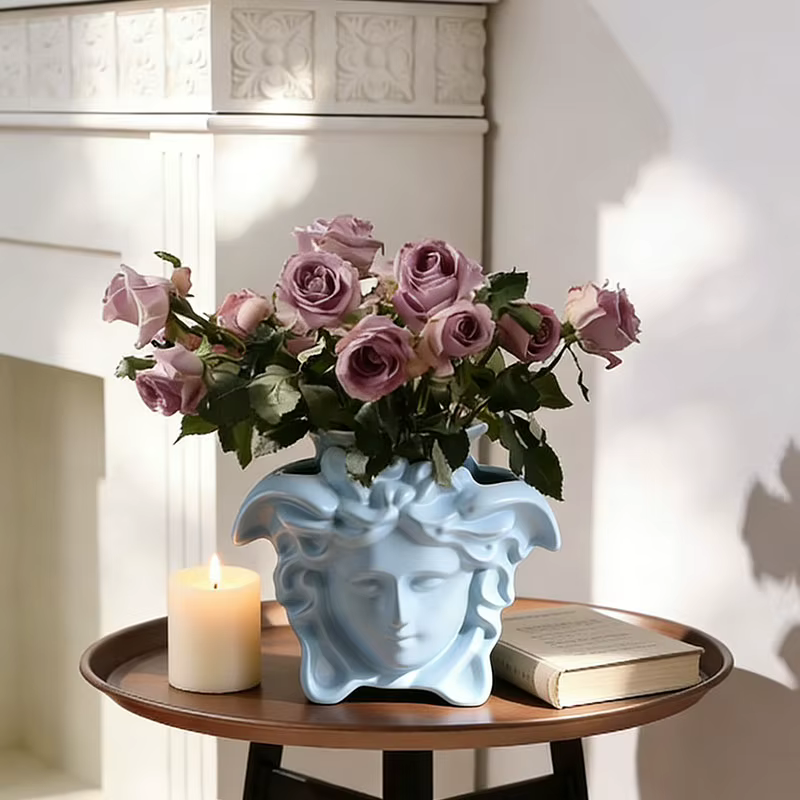 Pot de fleurs de style grec pour la maison