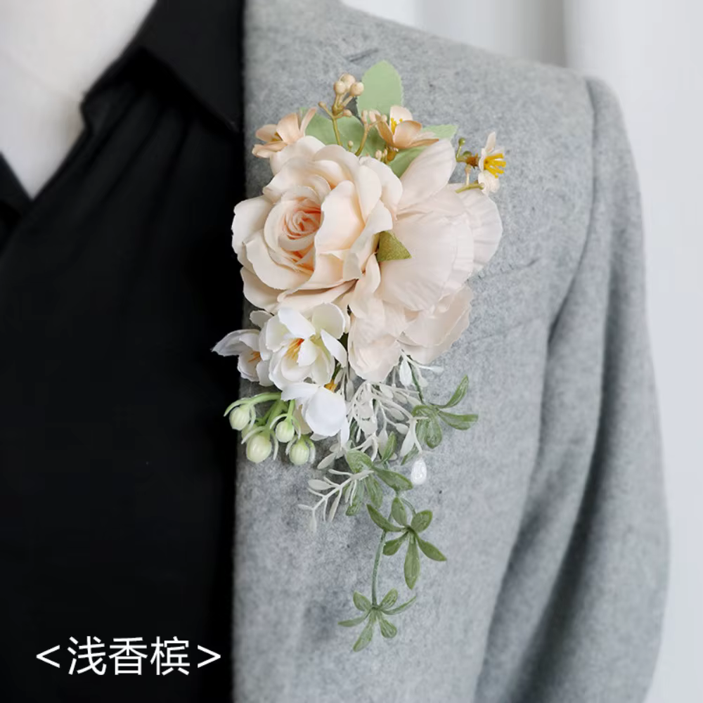 Boutonnière de marié rose européenne
