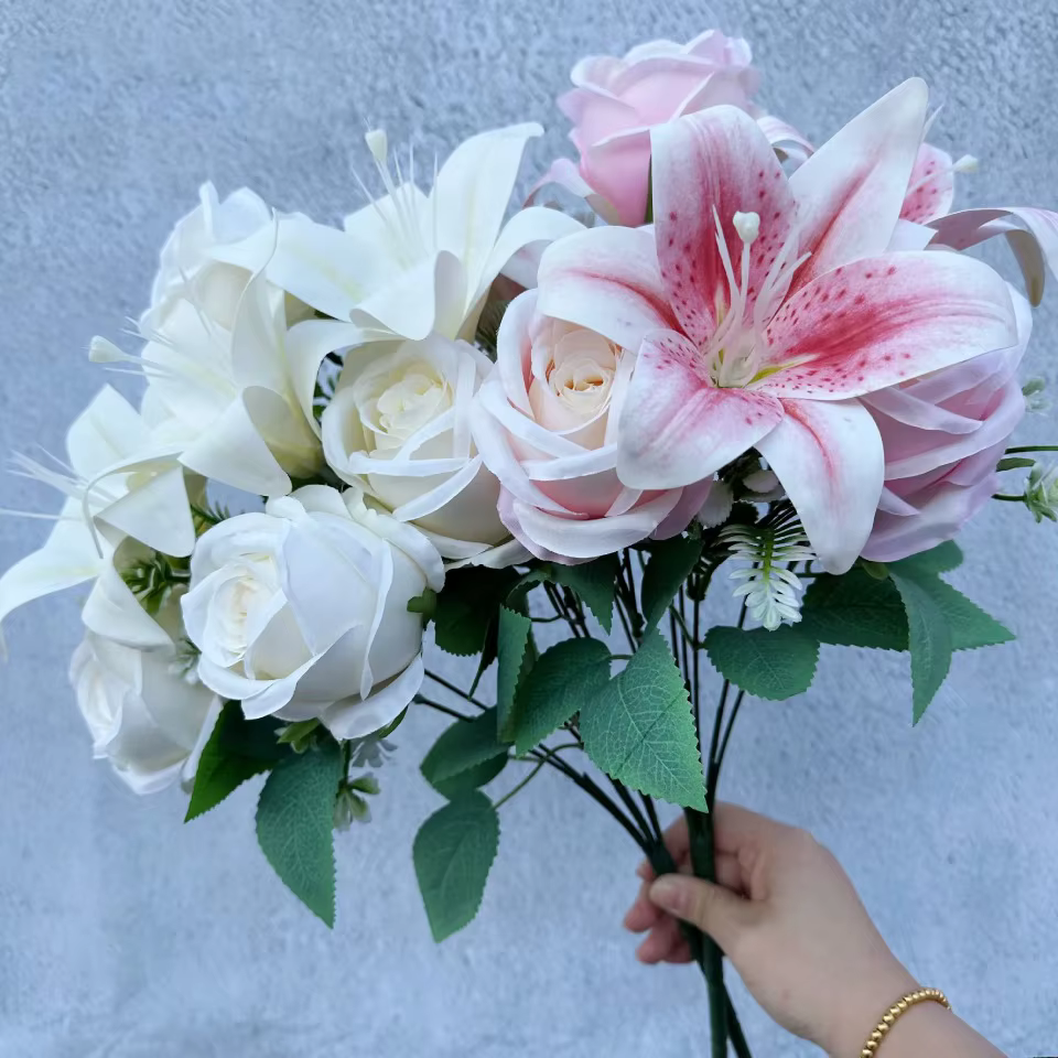 Bouquet de Couleurs Printanières : 9 Tiges de Roses et de Lys Mixtes avec des Roses - Fleurs Fraîches Coupées pour la Décoration de la Maison, Mariage, Anniversaire, Cadeau - G