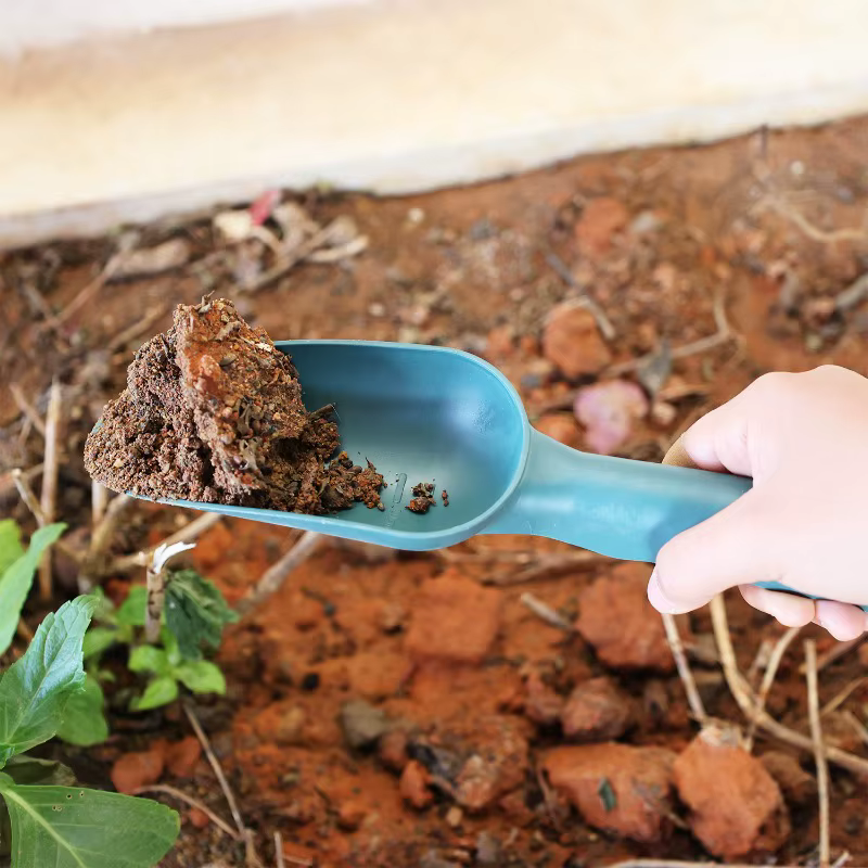 Pelle de jardin domestique en plastique