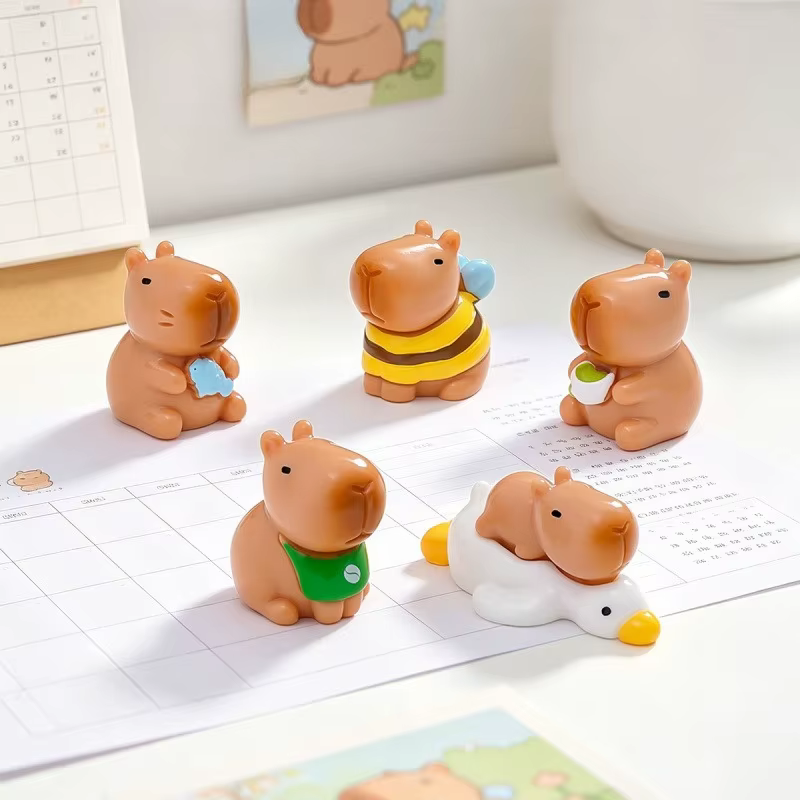 Lot de 5 figurines mignonnes en résine Capybara
