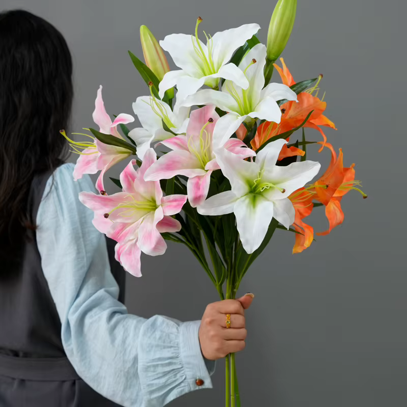 Simulation de fleur de lys à 5 têtes